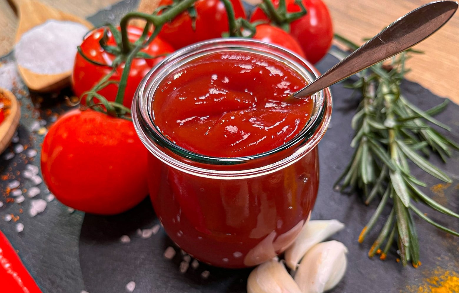 Ketchup (marque non identifiée)